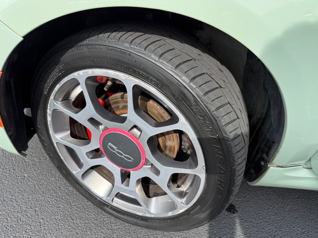 2012 FIAT 500 Image 20