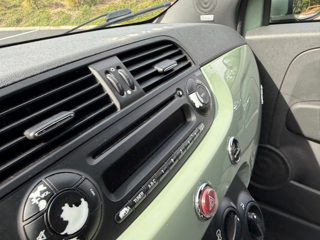 2012 FIAT 500 Image 32