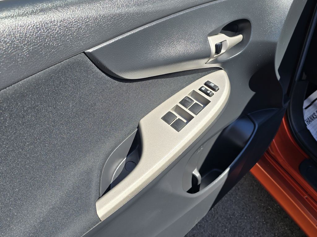 2013 Toyota Corolla Image 6