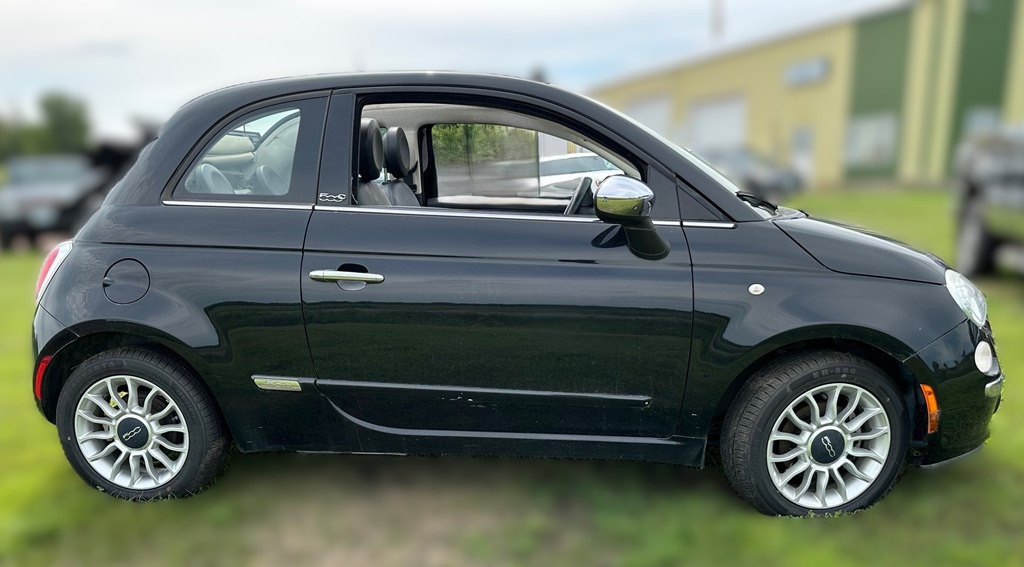 2013 FIAT 500 Image 2