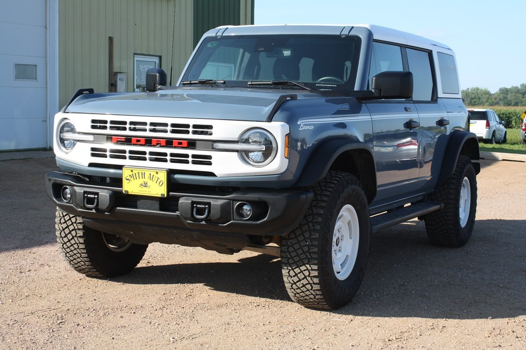 2023 Ford Bronco Image 2