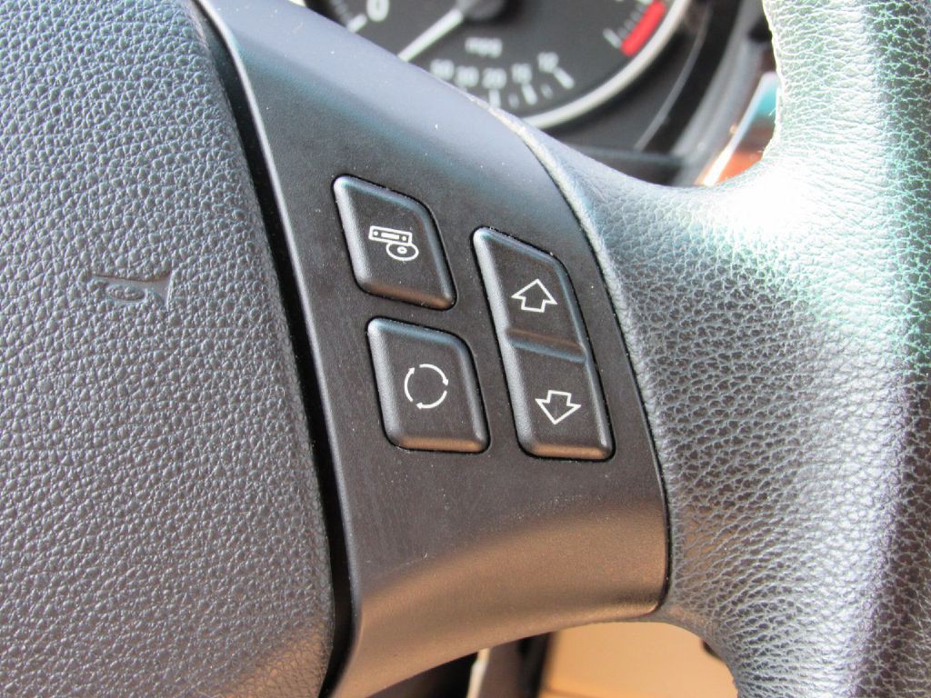 2011 BMW 3 Series Image 20