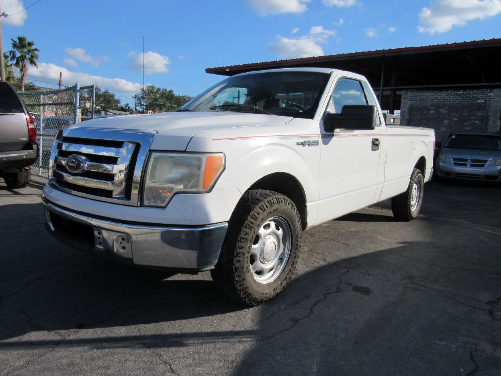 2010 Ford F-150 XL's photo