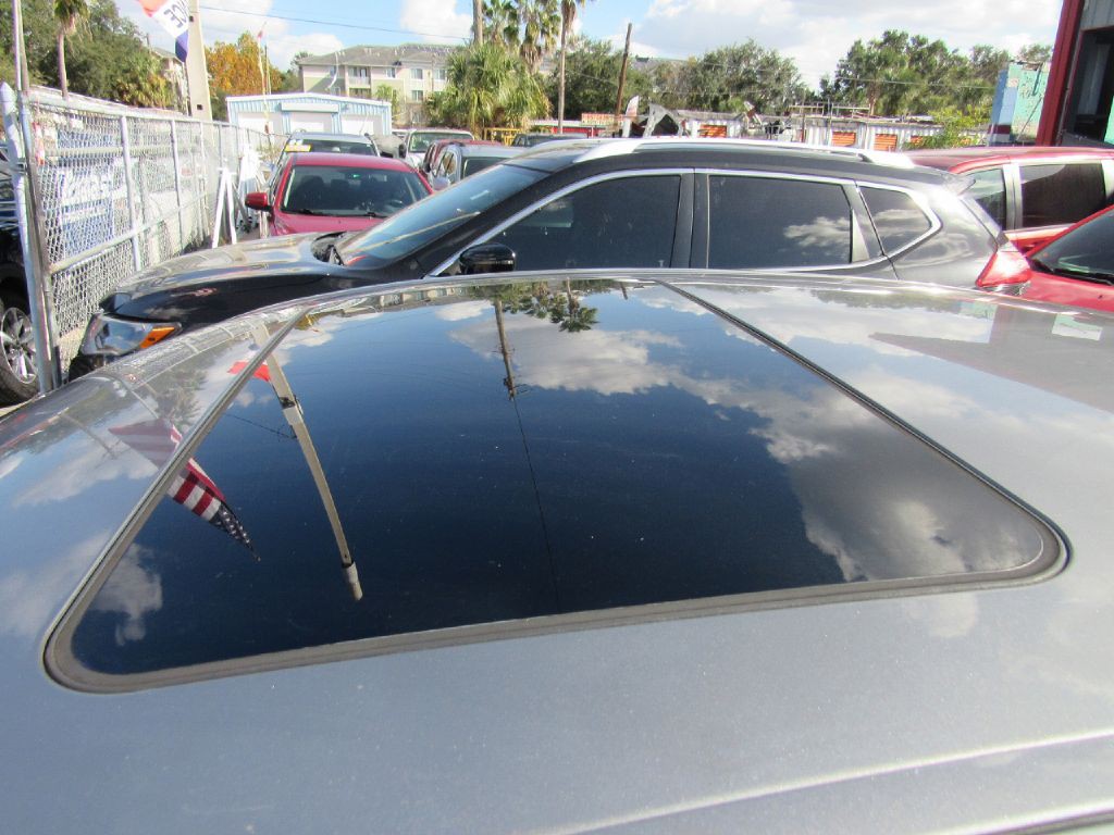 2011 Mercedes-Benz E-Class Image 9