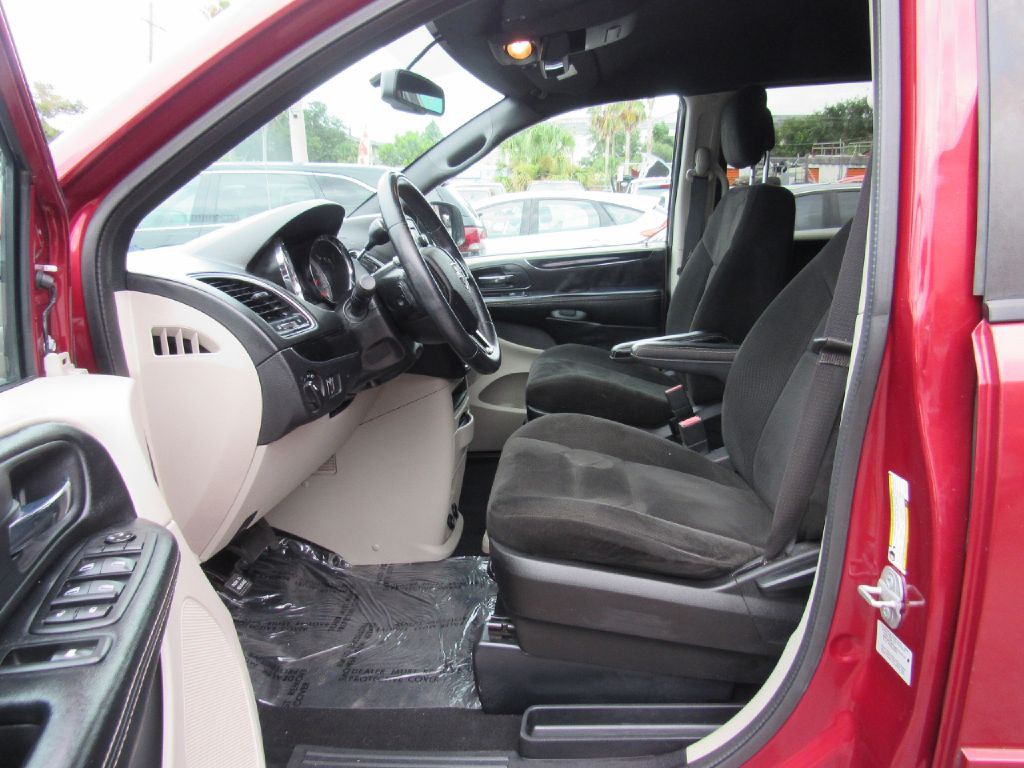 2015 Dodge Grand Caravan Image 12