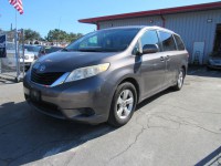 Image for 2013 Toyota Sienna LE ID: 6701167