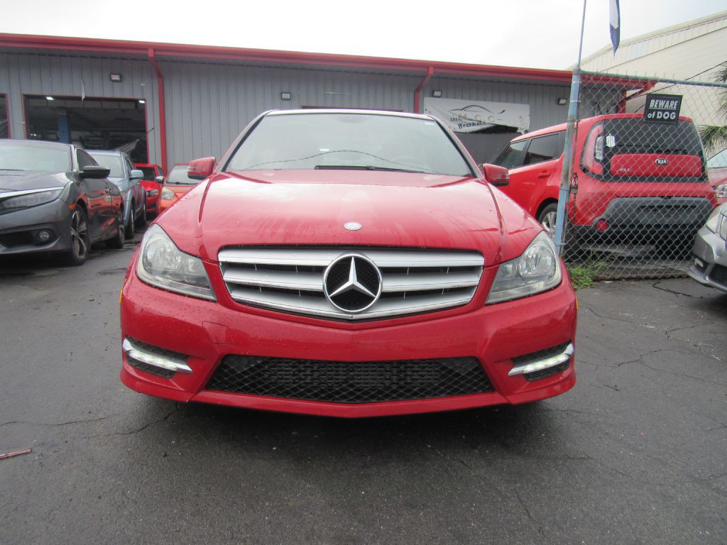 2013 Mercedes-Benz C-Class Image 2