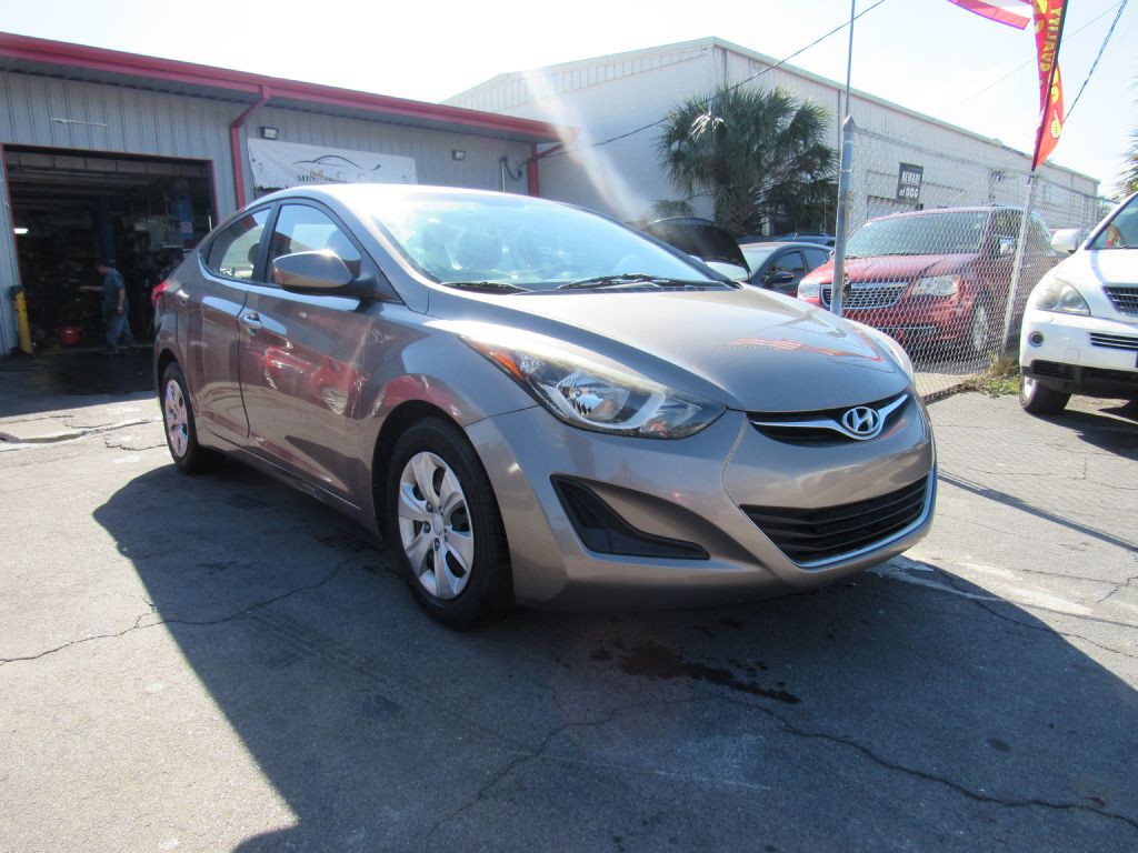 2016 Hyundai Elantra SE's photo
