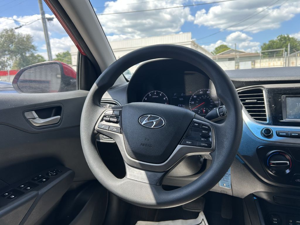 2018 Hyundai Accent Image 11