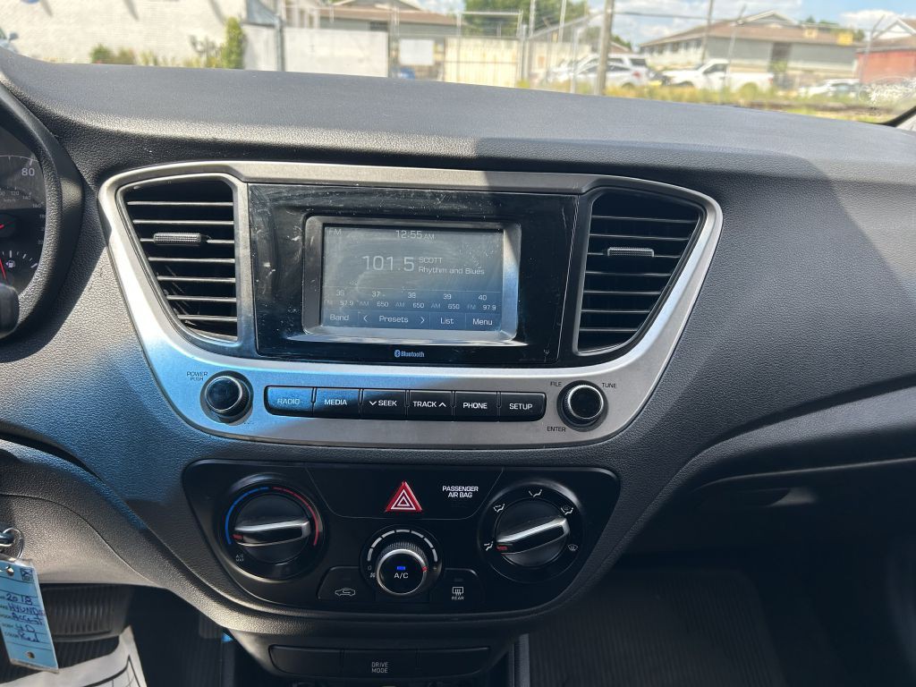 2018 Hyundai Accent Image 12
