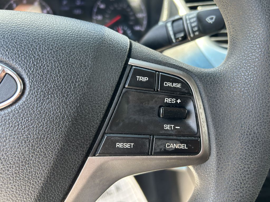2018 Hyundai Accent Image 17