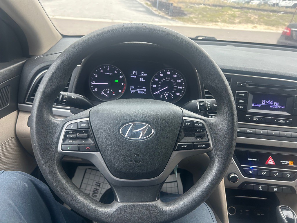 2017 Hyundai Elantra Image 13