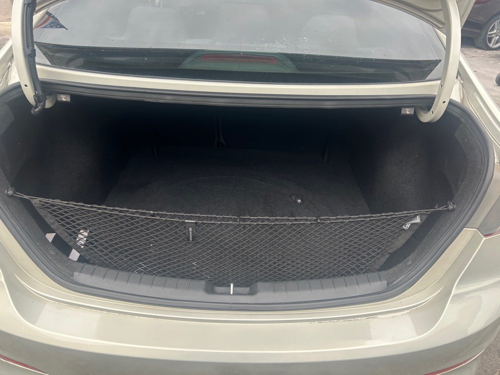 2017 Hyundai Elantra Image 15