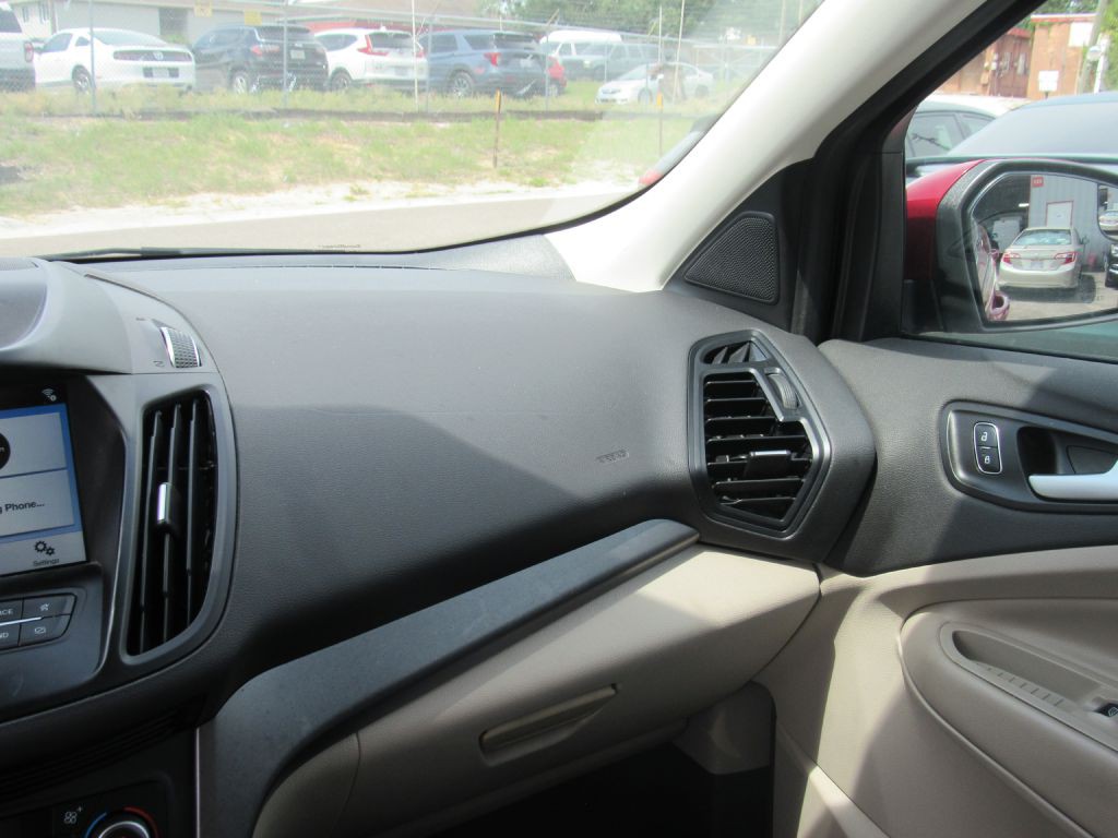 2019 Ford Escape Image 19