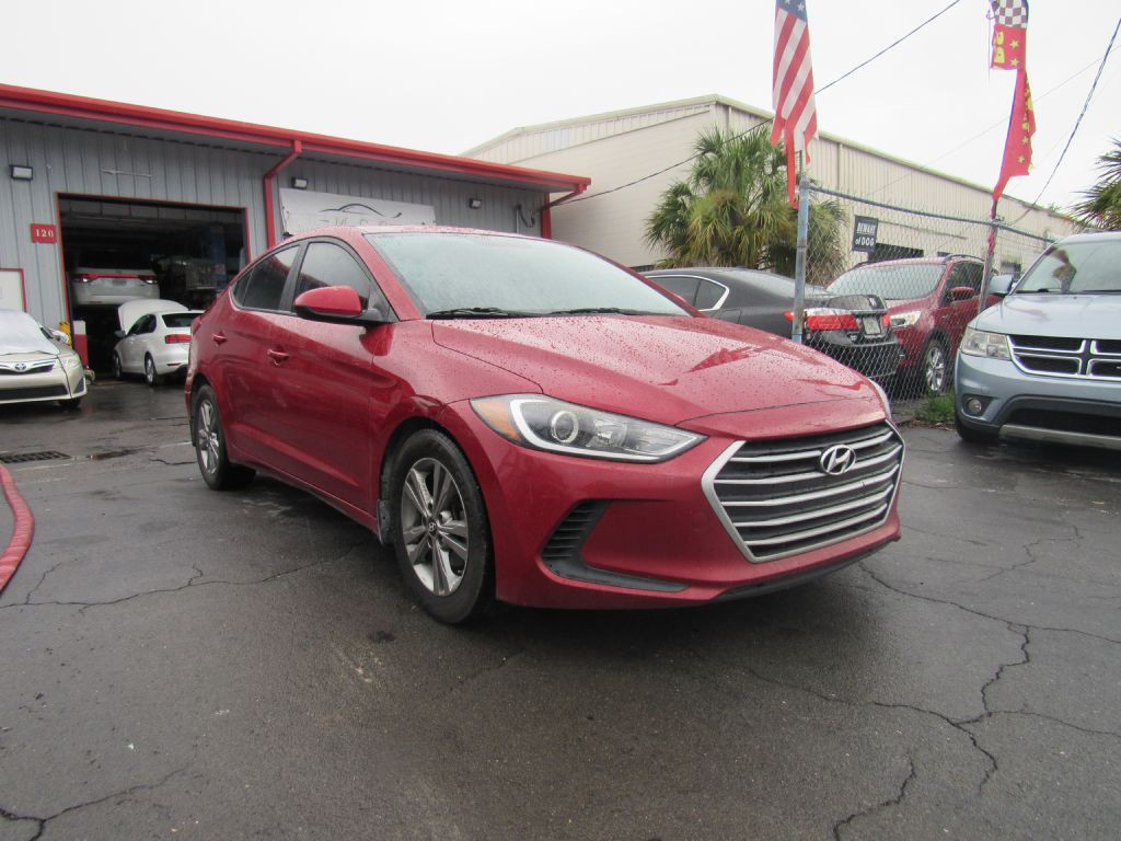 2017 Hyundai Elantra Image 3