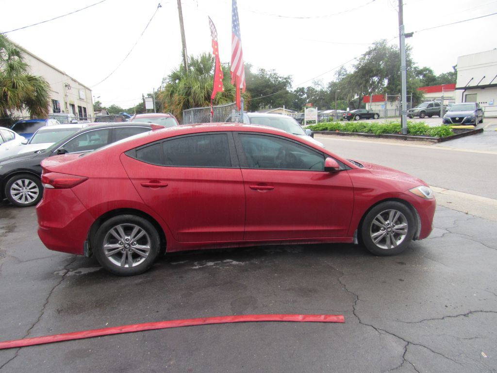 2017 Hyundai Elantra Image 5
