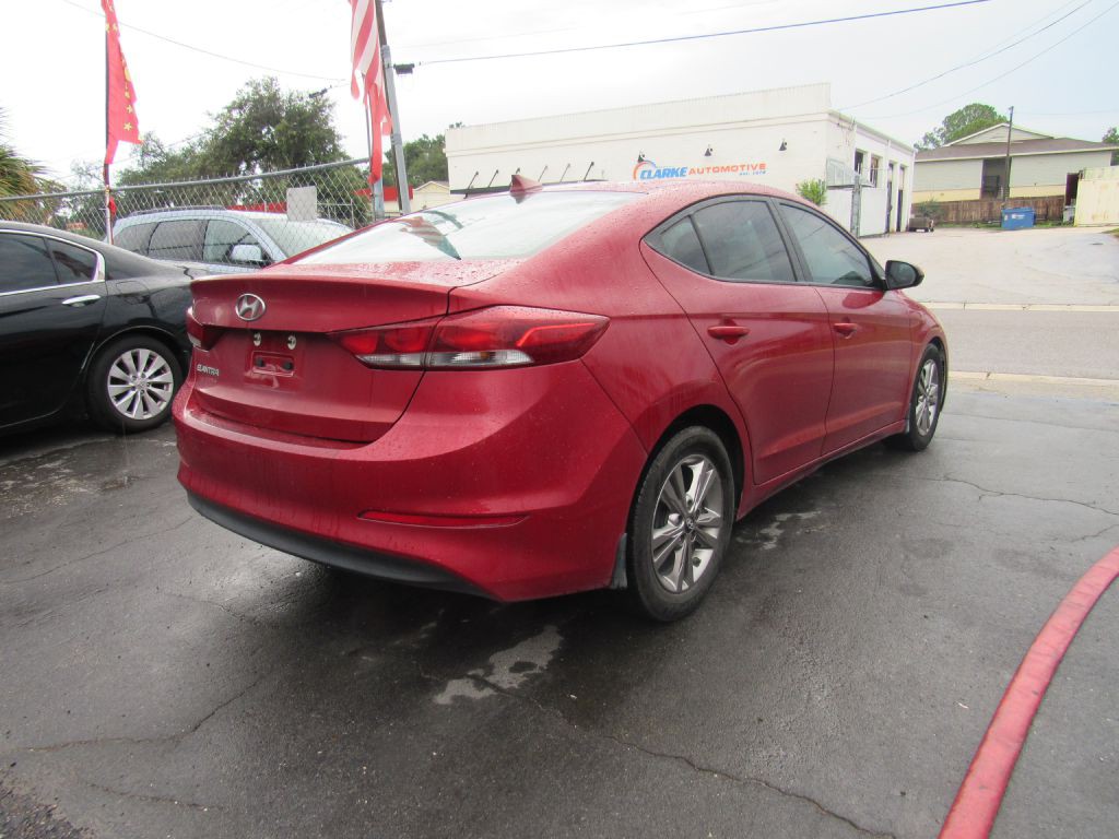 2017 Hyundai Elantra Image 8