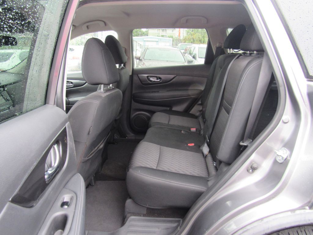 2018 Nissan Rogue Image 13