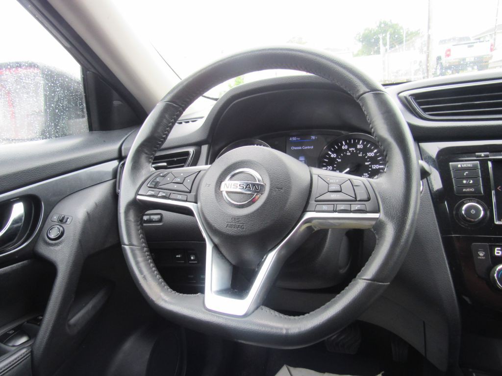 2018 Nissan Rogue Image 14