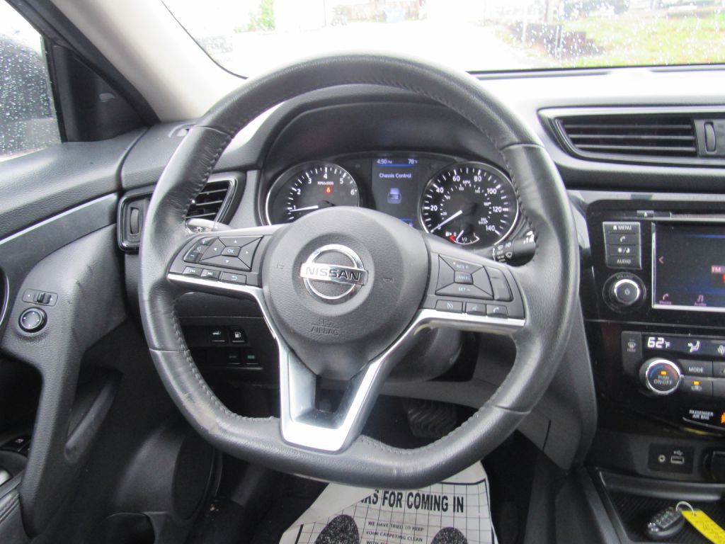 2018 Nissan Rogue Image 15