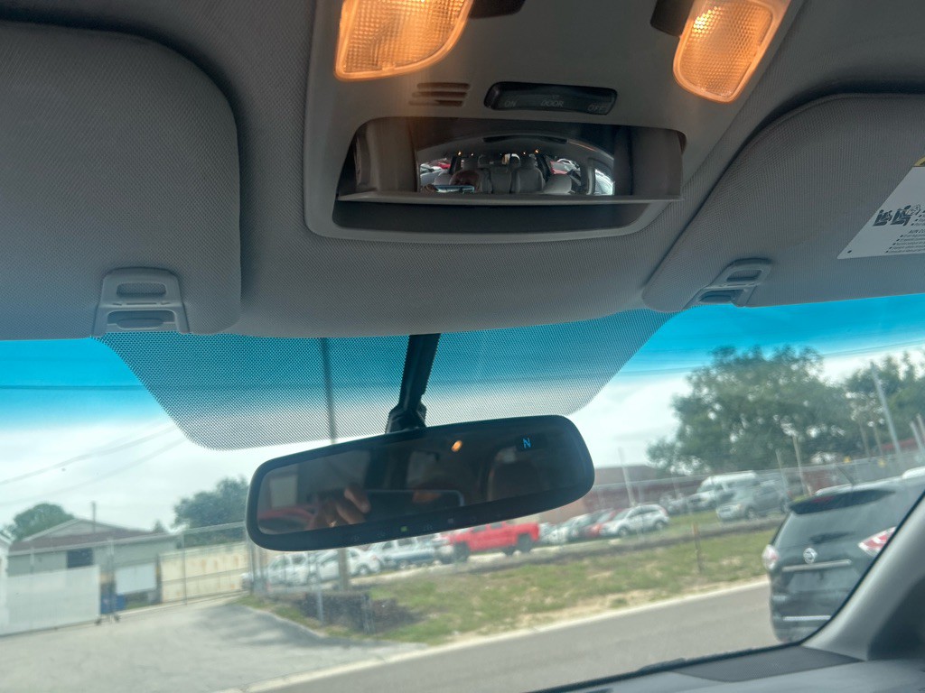 2015 Toyota Sienna Image 10