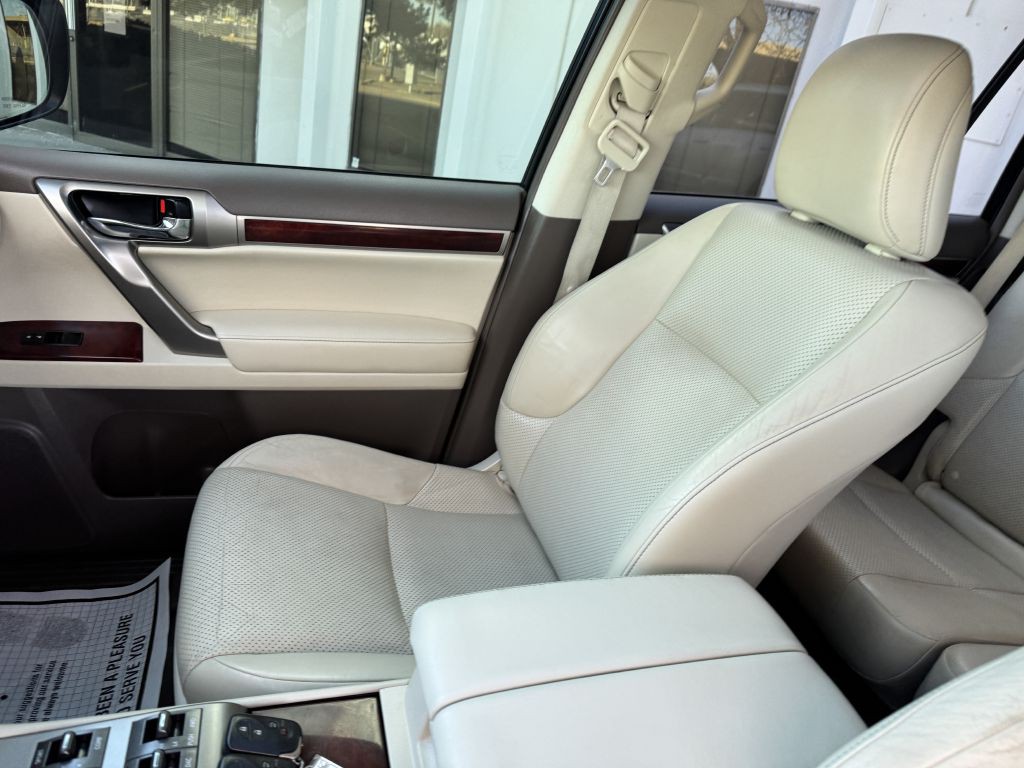 2013 Lexus GX 460 Image 13