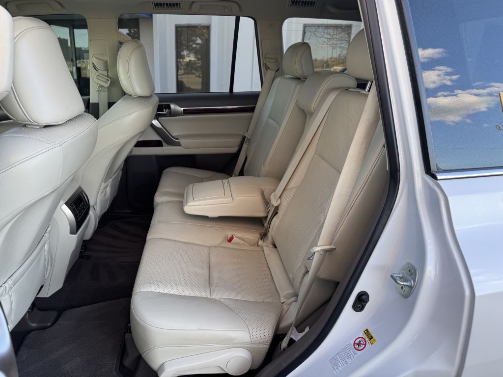 2013 Lexus GX 460 Image 17