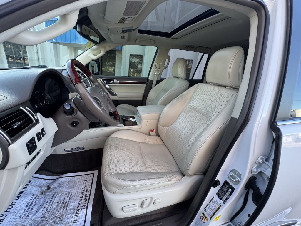 2013 Lexus GX 460 Image 32