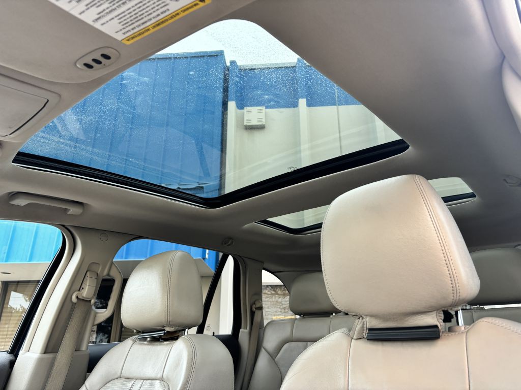 2012 Lincoln MKX Image 19