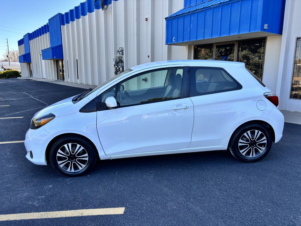 2013 Toyota Yaris Image 4