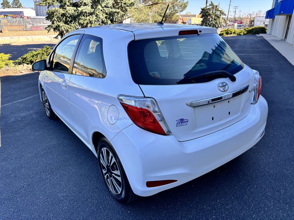2013 Toyota Yaris Image 5