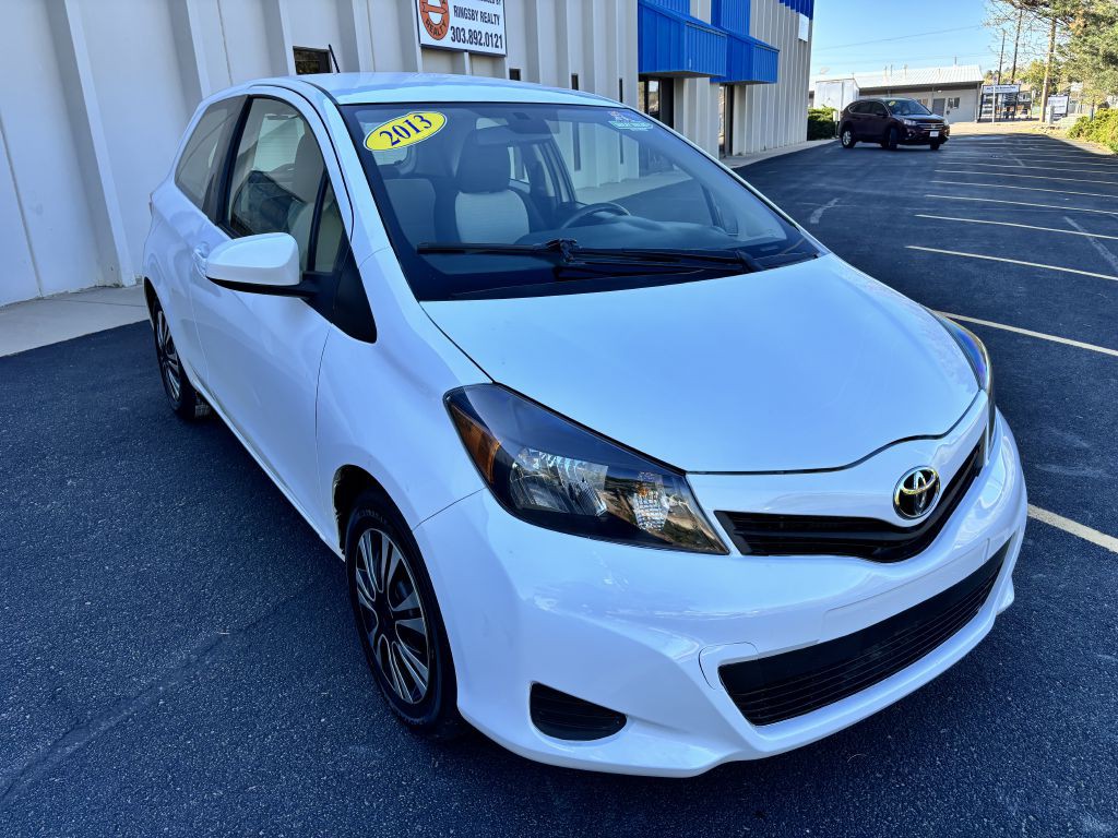 2013 Toyota Yaris Image 9