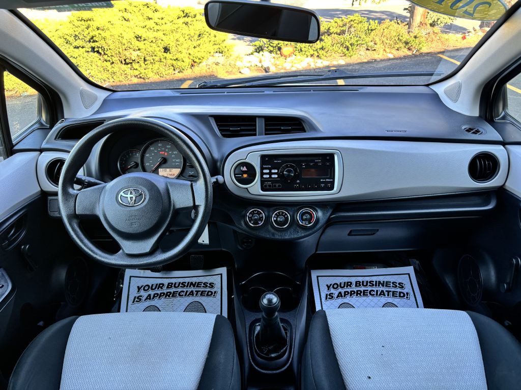 2013 Toyota Yaris Image 16