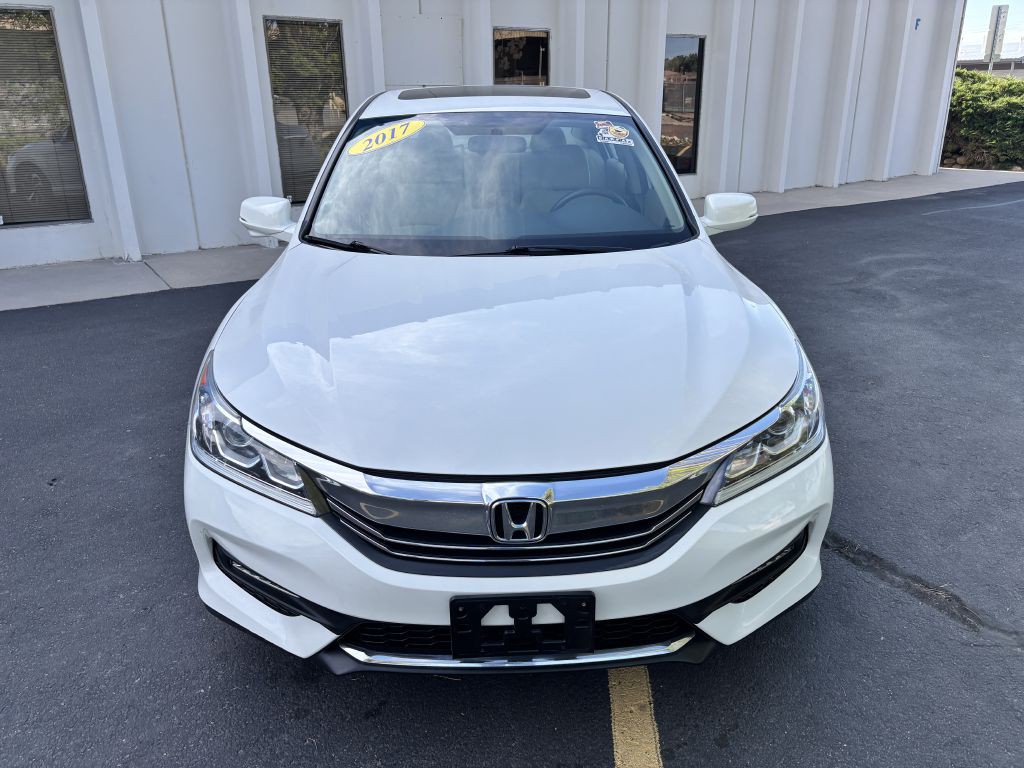 2017 Honda Accord Image 2