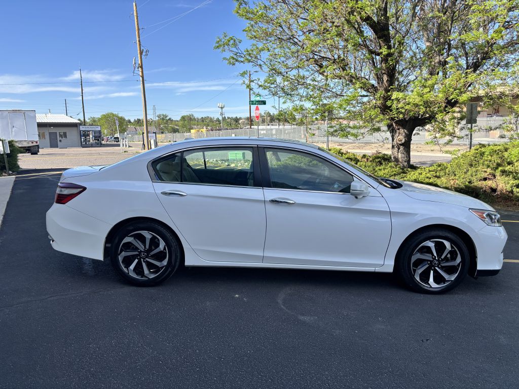 2017 Honda Accord Image 8
