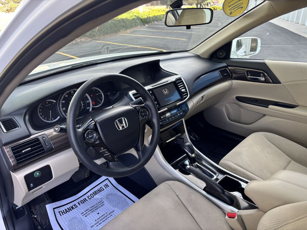 2017 Honda Accord Image 11