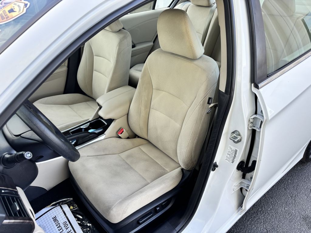 2017 Honda Accord Image 13