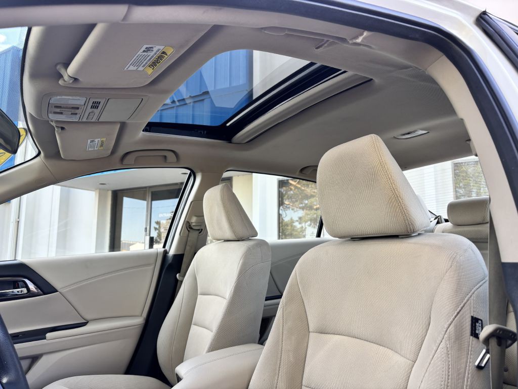 2017 Honda Accord Image 15
