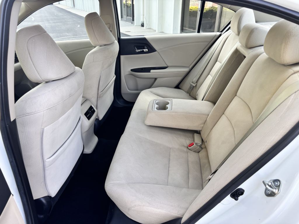 2017 Honda Accord Image 17