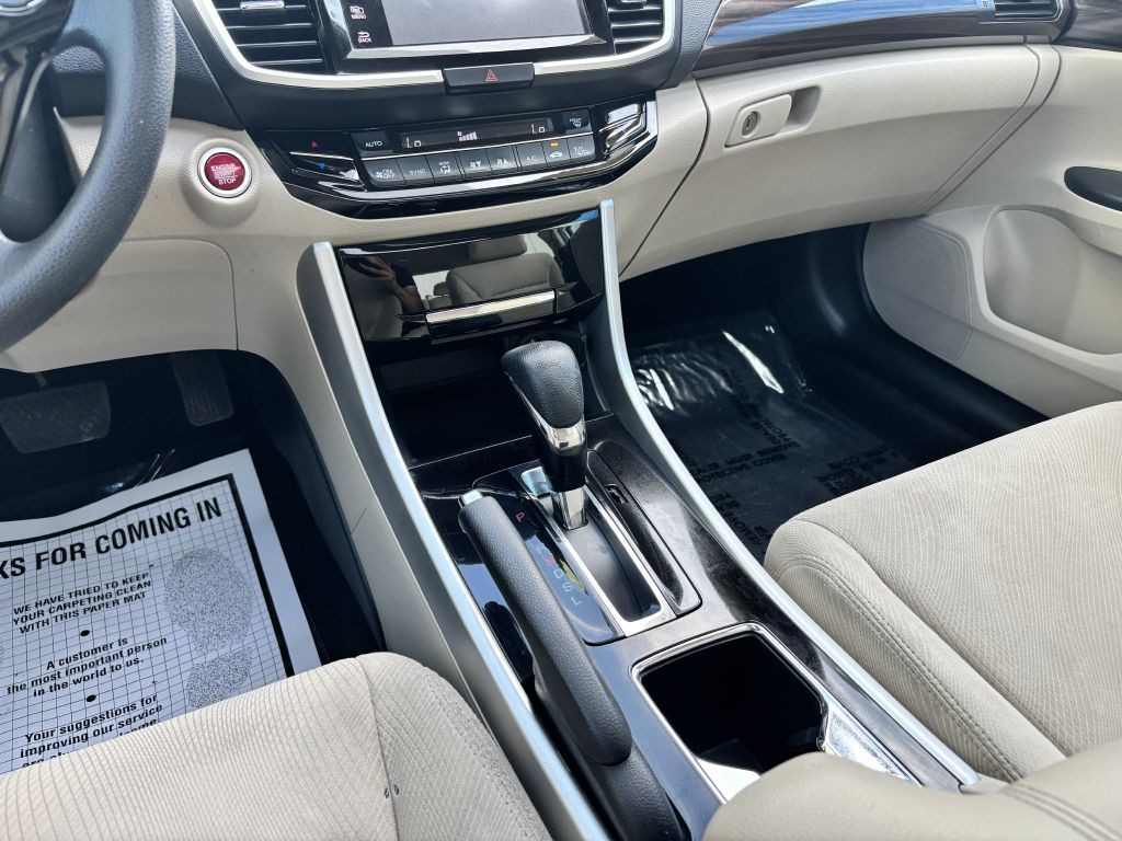 2017 Honda Accord Image 20