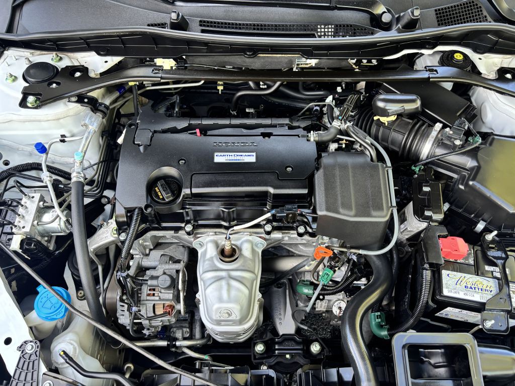 2017 Honda Accord Image 24