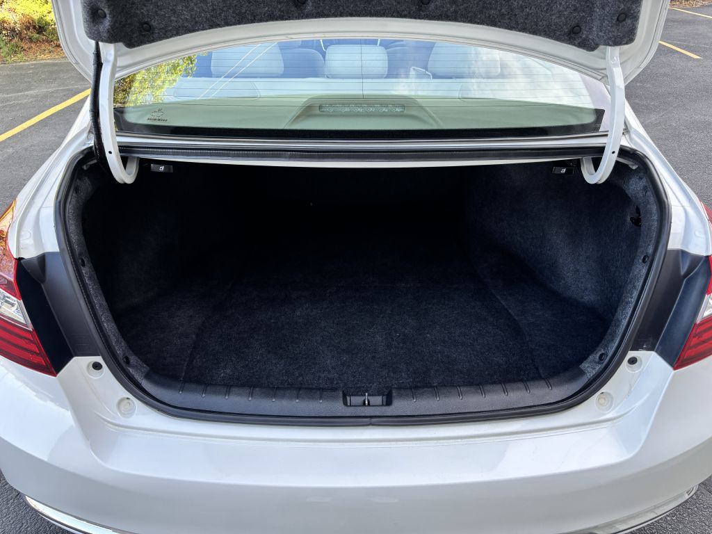 2017 Honda Accord Image 25