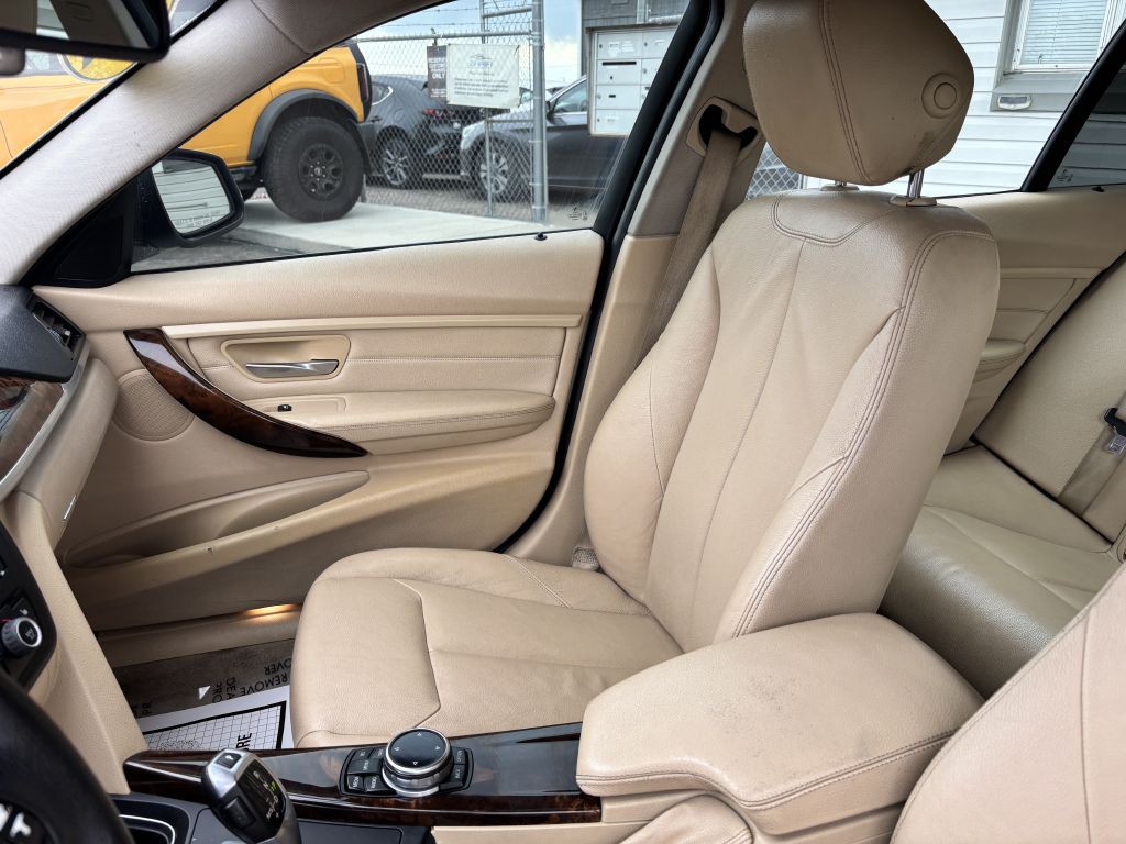 2014 BMW 3 Series Image 14