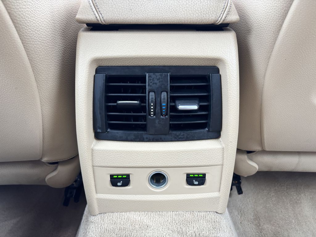 2014 BMW 3 Series Image 18