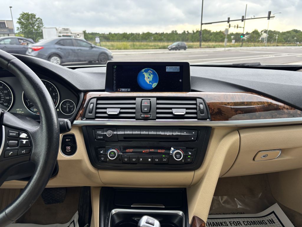 2014 BMW 3 Series Image 20