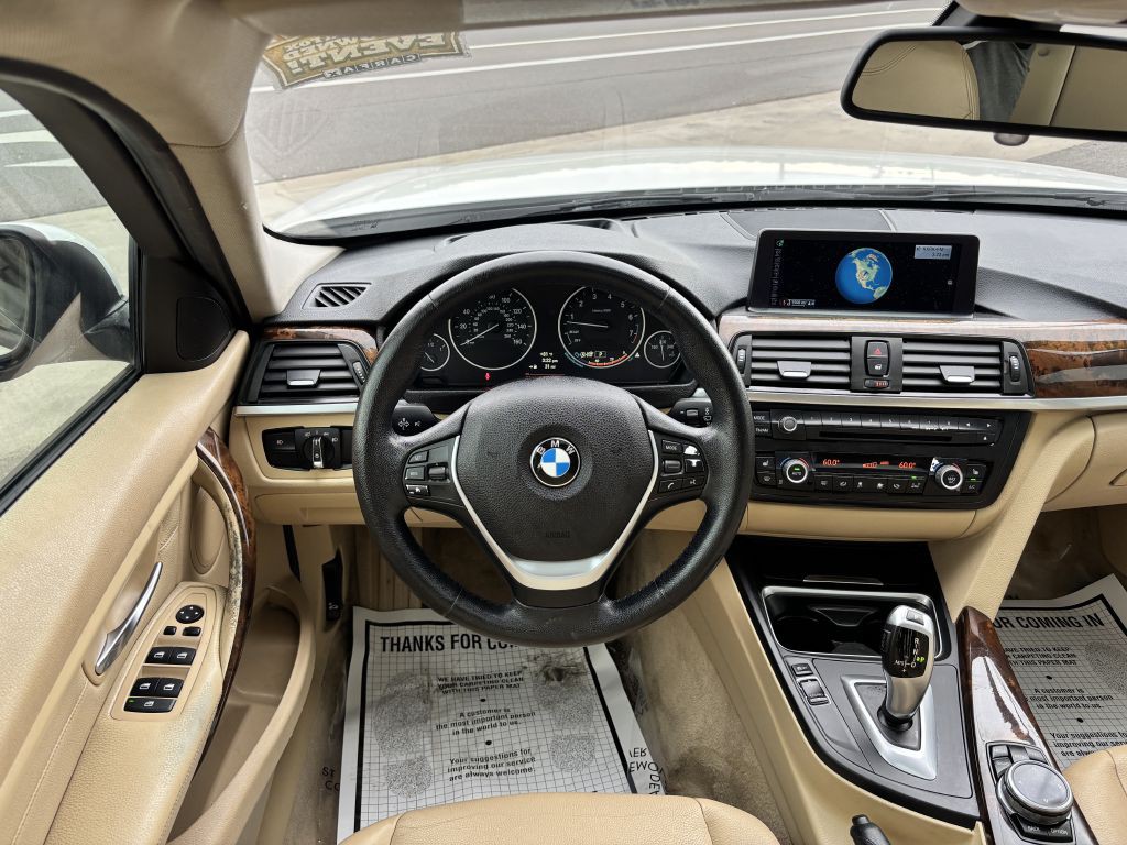 2014 BMW 3 Series Image 22
