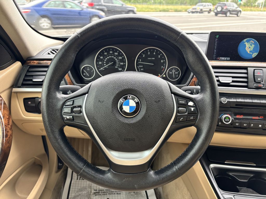 2014 BMW 3 Series Image 23