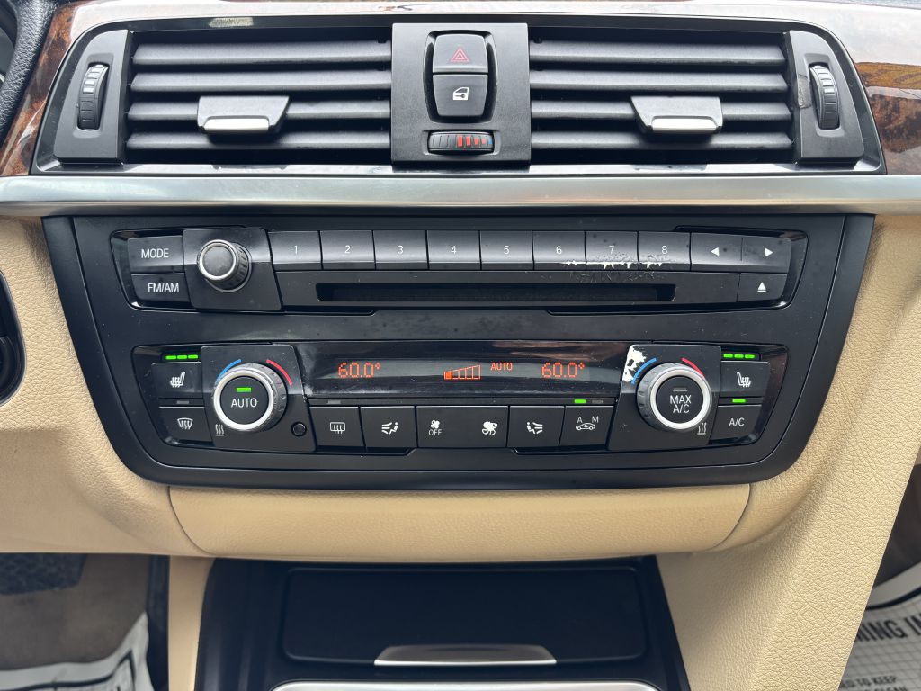 2014 BMW 3 Series Image 25