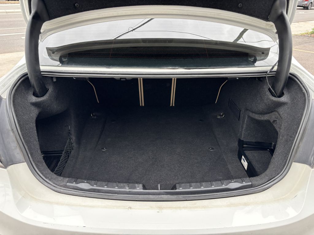 2014 BMW 3 Series Image 28