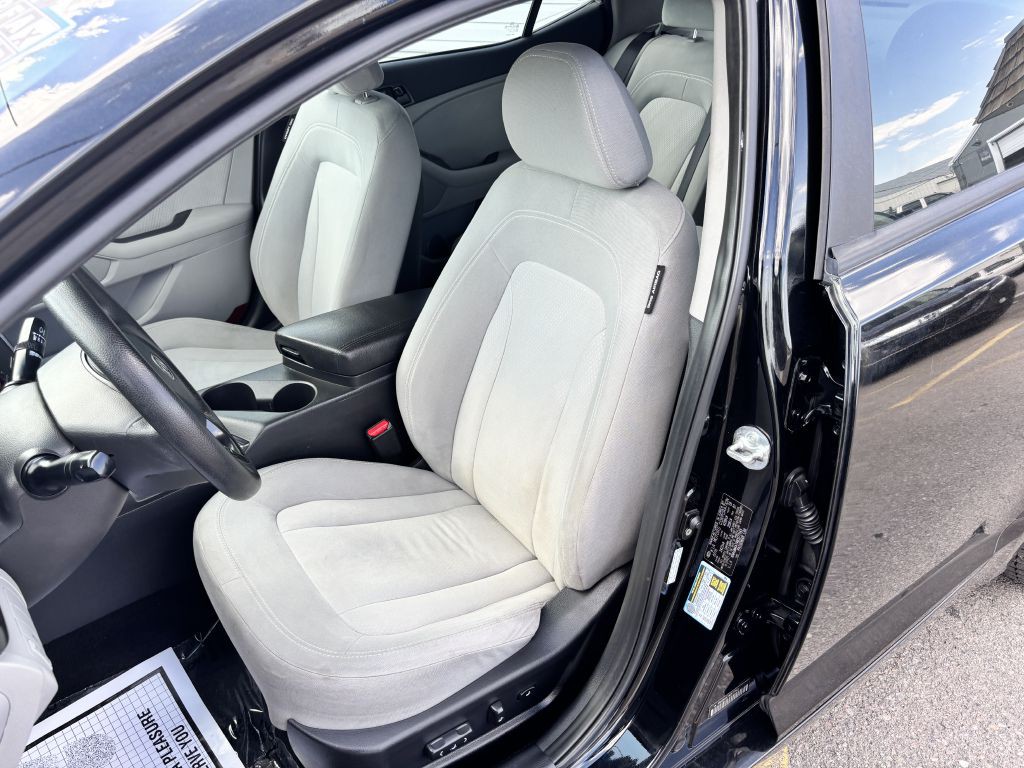 2011 Kia Optima Image 12
